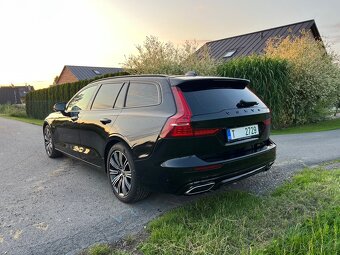 Volvo V60 R-Design Ed. Black T8 AwD - 4