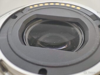 Sony E 18-55mm f3.5-5.6 OSS - 4