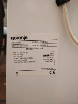 Truhlicoý mrazák Gorenje FHE242W + 2 police zdarma - 4