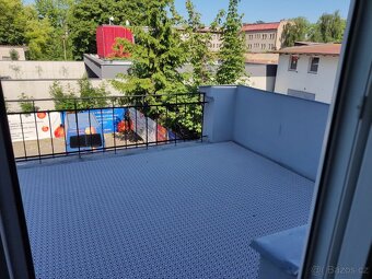 3. patrová podsklepená vila v centru Teplic - 4