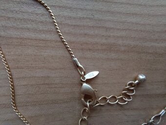 Nový náhrdelník s přívěskem čtyřlístek a podkova pro štěstí - 4