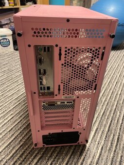 Herní PC růžový - 4