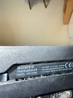 PS4 pro 1tb verze (CUH-7216B) - 4