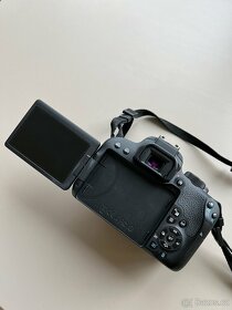 Canon EOS 800D - 4