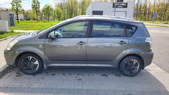 Toyota Corolla Verso 2.0 D4D 85 kW r.v. 2004 nová STK. - 4