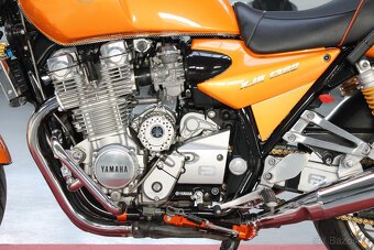 Yamaha XJR 1300 2001 - 4