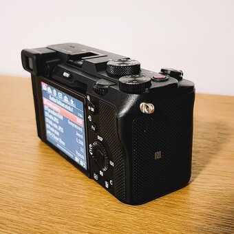 Sony A7C (jen 15 tis expozic) - 4