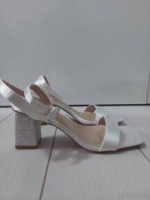 Nove bile svatebni sandalky Raid - 4