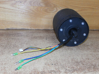Hnací kolo s BLDC elektromotorem 24V 250W - 4