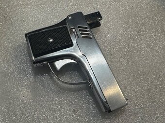 Prodám starý, plně funkční zapalovač s bleskem “pistolka” - 4