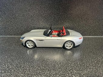 BMW Z8 1:18 - 4
