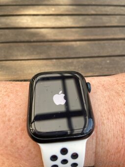 Apple Watch 8, 45 mm - 4