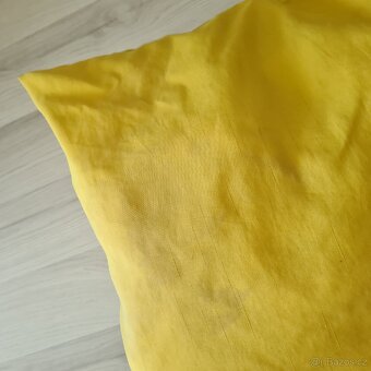2x zluty polstar jemne leskly material - 4