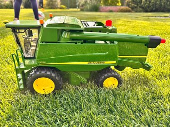 Bruder 2132 Kombajn John Deere T670i - 4