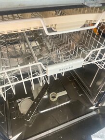 Prodám na díly vestavnou myčku Miele 4910SCI - 4