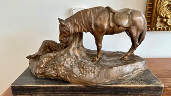 Poraněný jezdec s vraníkem BRONZ Amort Vlastimil - 4