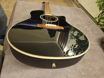 Česká akustická polomasivní kytara FURCH - 4