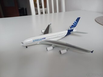 Airbus A380 - 4