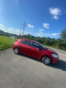 Toyota Auris 1.3, 73 kw, rok 2012, najeto 49 910 km - 4