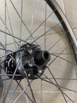 Zapletené kolo DT SWISS 350 - 4