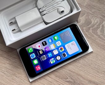 Apple iPhone SE 2 64gb černý-IOS 18, baterie 100%,pěkný stav - 4