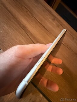 Apple iPhone 11, 128GB, bilá, nova baterie, TOP stav - 4
