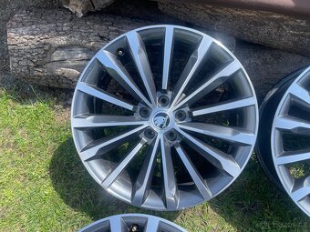 Alu kola original škoda R19 trinity superb - 4