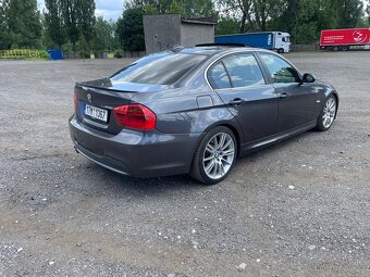 BMW 330i - 4