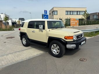 Toyota FJ Cruiser bez koroze, skvělý originální stav - 4
