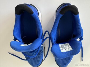 Nike Star Runner 4, EUR 39 - běžecké boty (sálovky) - 4