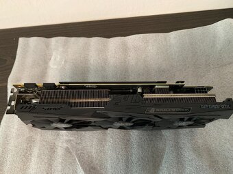 ASUS GeForce ROG-STRIX-GTX1070TI - 4