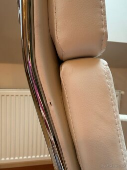 Bílé kancelářské křeslo - 4