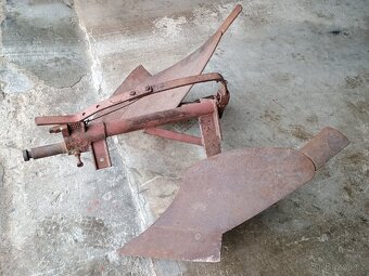 Oboustranný pluh - 4