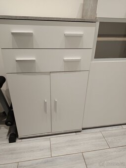 ŠEDO-BÍLÝ nábytek SKŘÍNĚ / KOMODY - 4