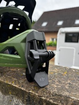 DJI držák kamery na helmu - 4