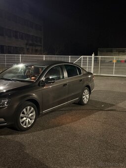 Auto Volkswagen passat B7 - 4