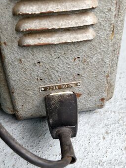 Prodám historickou auto nabíječku na 6, 12 a 24 V - 4