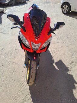 Aprilia rsv4 factory - 4