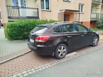 Prodám auto Chevrolet Cruze SW 1.8 benzin 2012 - 4
