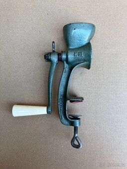Ruční mlýnek na mák IDEAL M III - 4