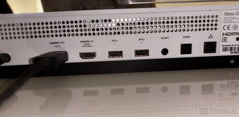 Xbox One S - 4