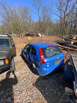 Prodám veškeré náhradní díly Ford Fiesta 1.3 44kw, Rok 2003 - 4