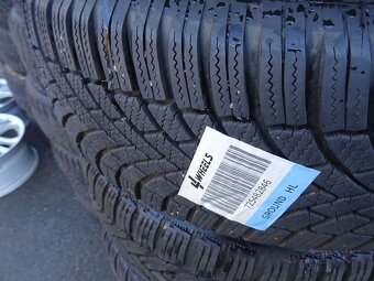 Zimní pneu Bridgestone Blizak LM005, 205/60/16, 2 ks, 7,5 mm - 4