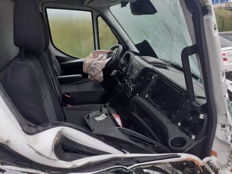 Iveco daily 35C14 havarované zamluvené - 4