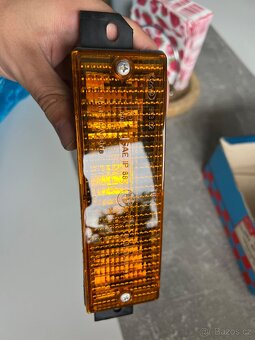 Originál nový blinkr na BMW E30 plastak - 4