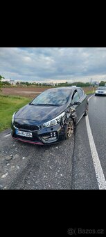 Kia Ceed GT 2013 – 130 000 km – po nehodě, na opravu nebo na - 4