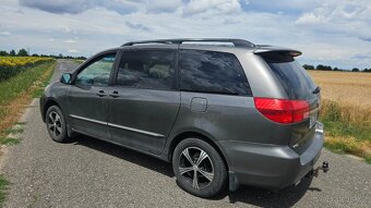Toyota Sienna LXE AWD 184kw MPV - 4