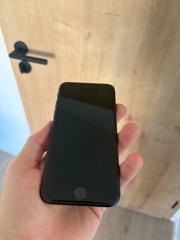 iPhone SE 2022 64GB - 4