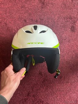 Lyžařská helma - 4