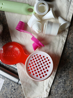 Různé kuchyňské pomůcky - 4